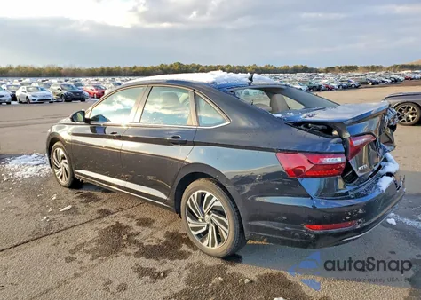2021 Volkswagen Jetta Sel z USA, uszkodzony, nr VIN 3VWE57BU4MM008179